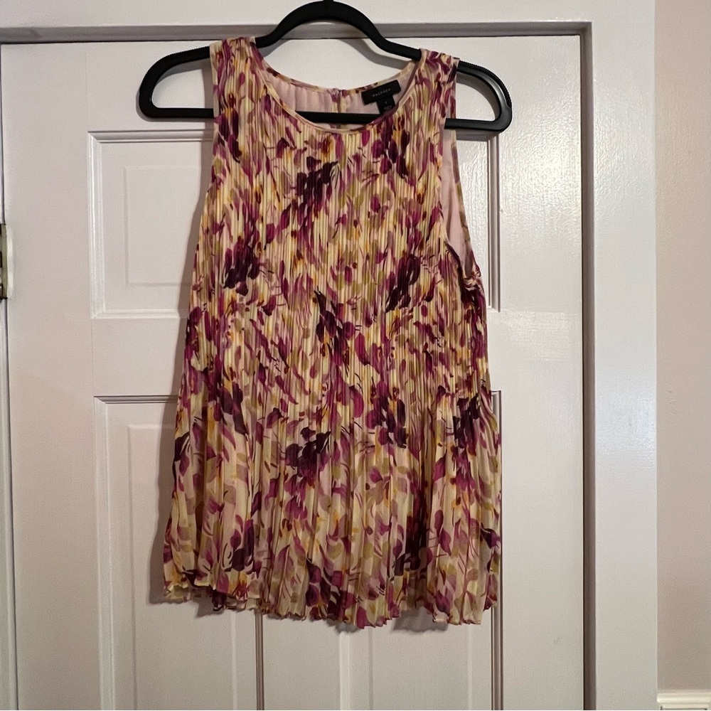 #149 HALOGEN ACCORDION PLEATED FLORAL ABSTRACT BLOUSE SIZE S